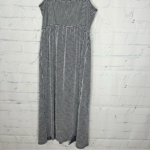 Caution To The Wind medium dress‎ - Picture 8 of 8